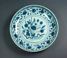  Blue and white porcelain dish, Ming Dynasty, 1426-1435 CE (1969.275)Durham University Oriental Museum