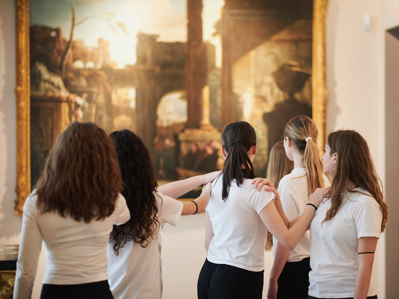 Moving Together: Practising Collective Attention