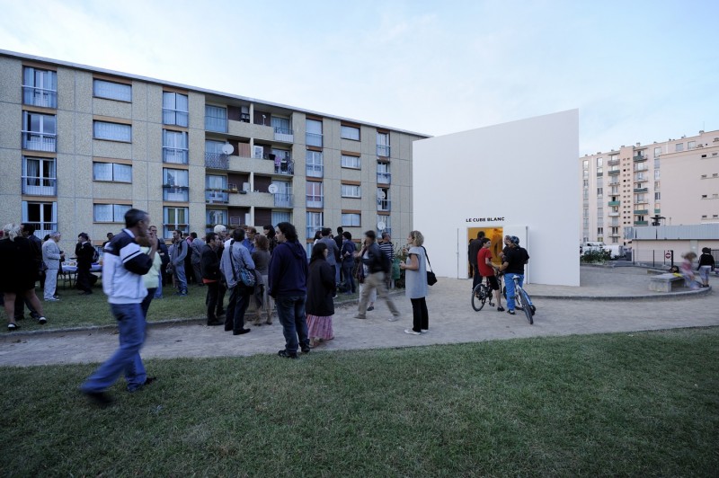View of the Cube Blanc ("White Cube"), an exhibition space made in Décines (east suburbs of Lyon) and animated by a group of 15 inhabitants living in the surrounding estates