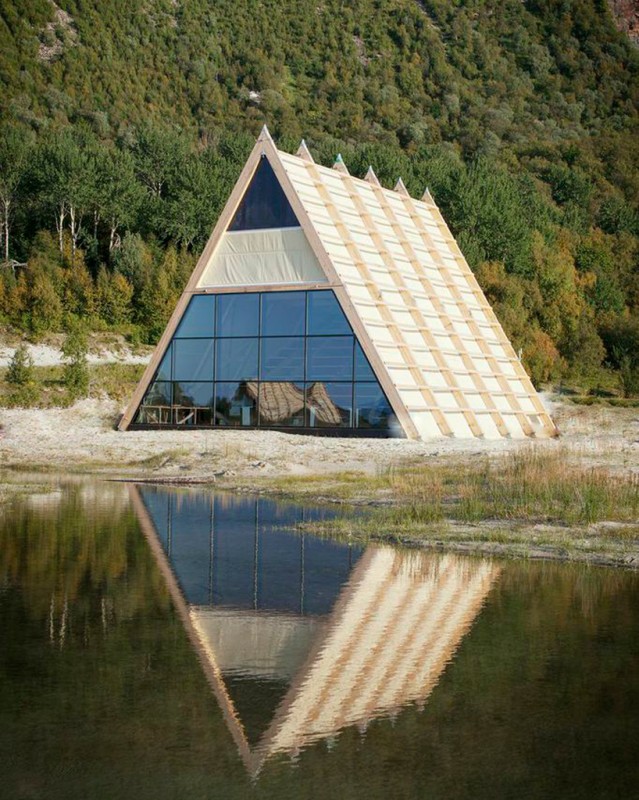 worlds-largest-sauna-agora-salt-festival-norway-designboom-08